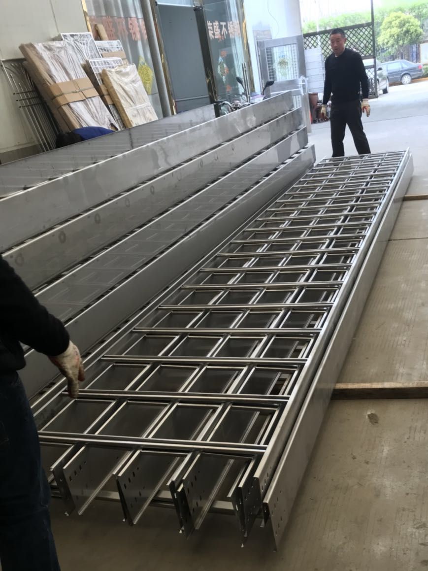 不锈钢梯式桥架